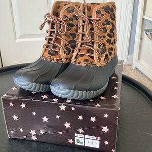 NWT Simply Southern Duck/Muck Rain boots Size 8.